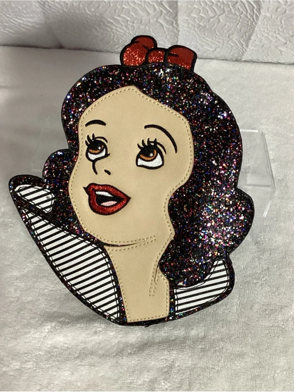 Danielle Nicole Disney Snow White Glittery Novelty Crossbody Bag EUC